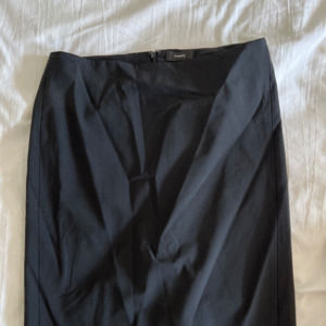 Theory Black pencil skirt in wool size 6